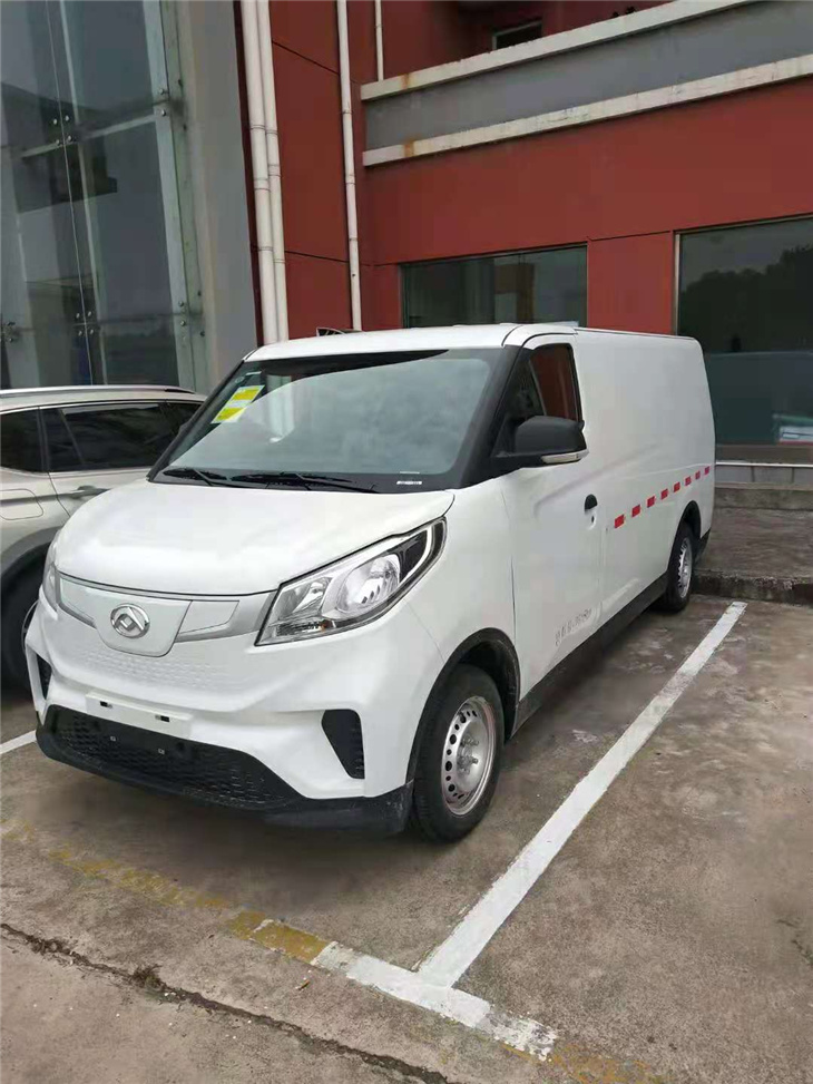 上海新能源電動貨車租賃車型:大通EV30